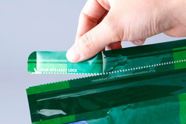 Easy tear line on packaging - plastic bottle packaging can also be easily opened(图3)