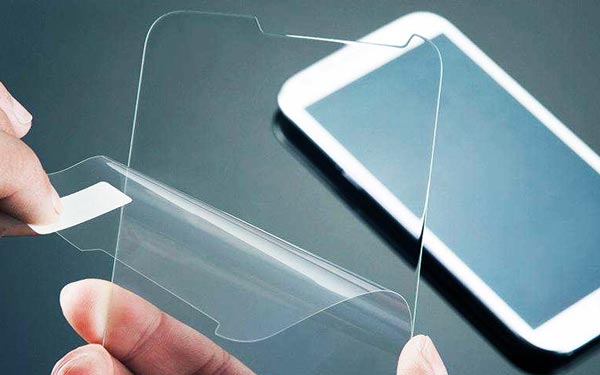 Application advantages of CO2 laser cutting in mobile phone film industry(图1)