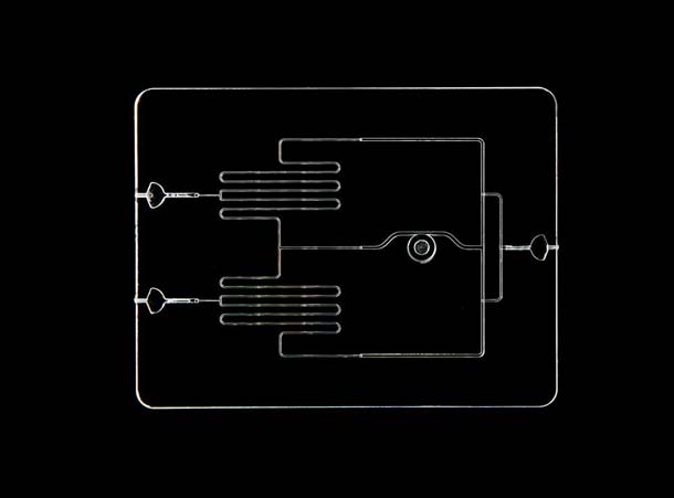 Application of plastic laser welder in sealing welding process of plastic fluid components(图1)